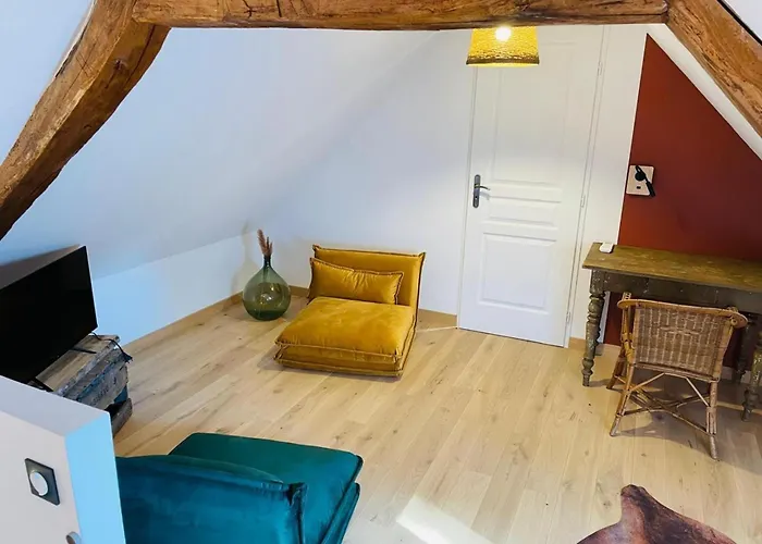 A Avec Et Parking - Fr-1-489-522 * Montaigu-le-Blin